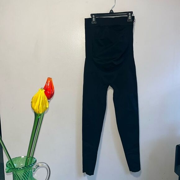 NWOT BLANQI MATERNITY COMFORT EVERYDAY LEGGINGS SIZE LARGE - Picture 3 of 6